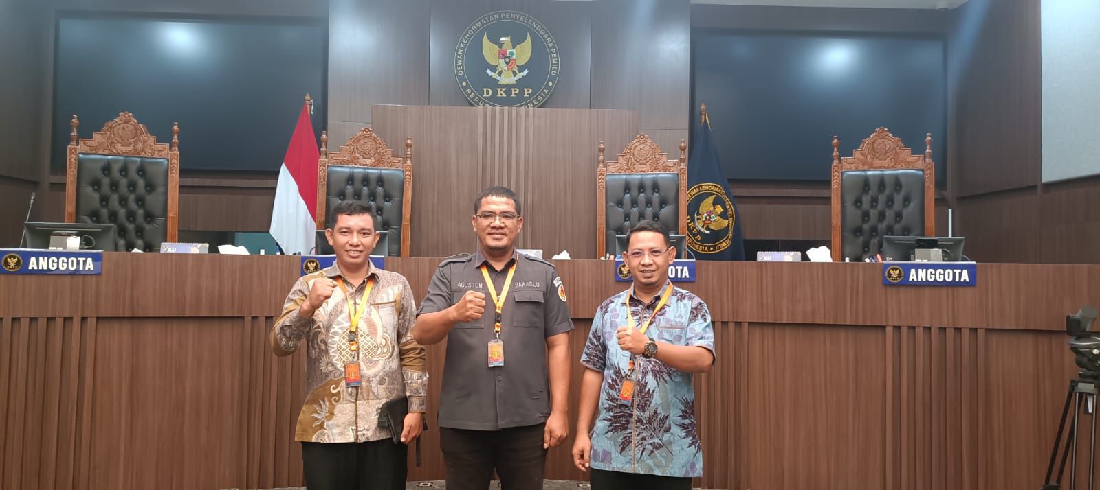 Ketua dan Anggota Bawaslu Tulang Bawang Barat Hadiri Putusan DKPP RI- Jakarta , Senin 28 juli 2025