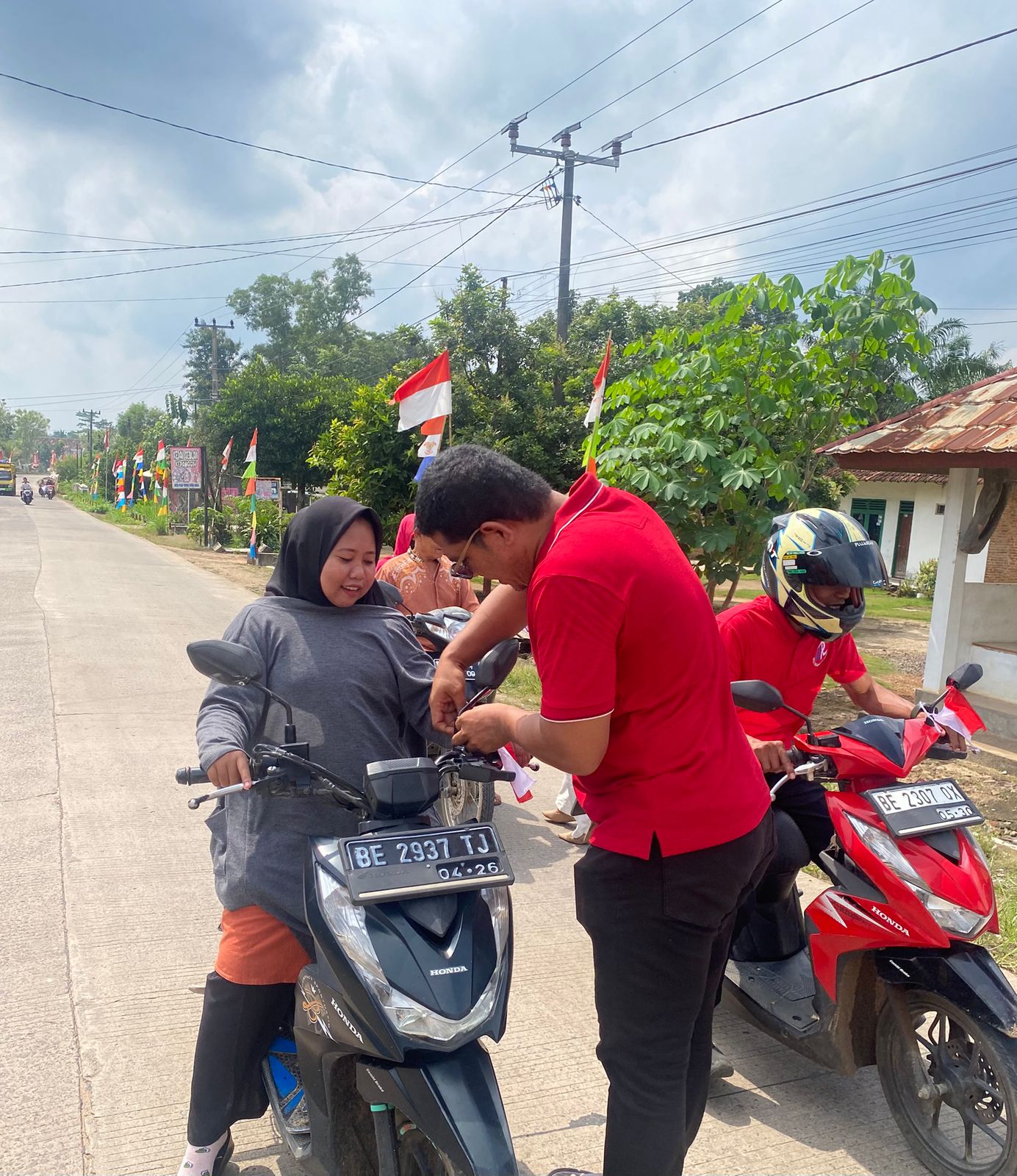 Kegiatan yang dilaksanakan pada Kamis (15/8/2025) ini dipimpin langsung oleh Ketua Bawaslu Tubaba, Agus Tomi, S.H., bersama seluruh anggota Bawaslu